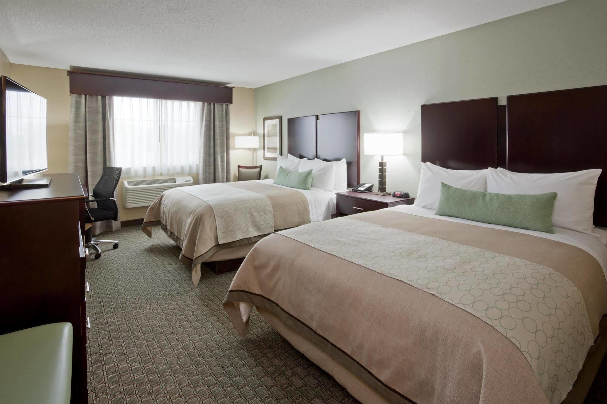 Hotel Grandstay & -